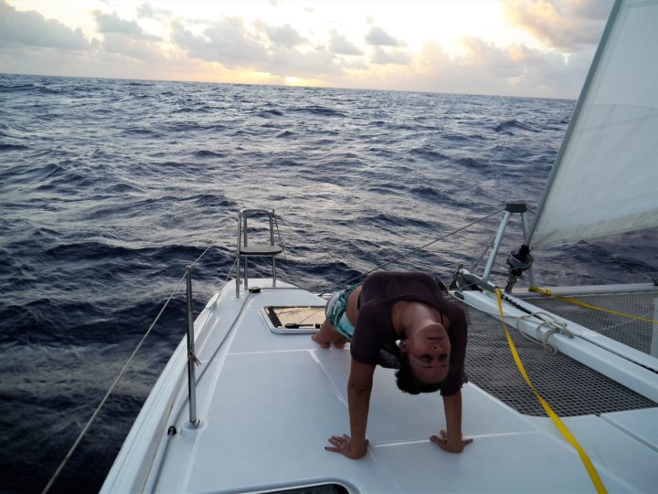 Yoga catamaran gainage