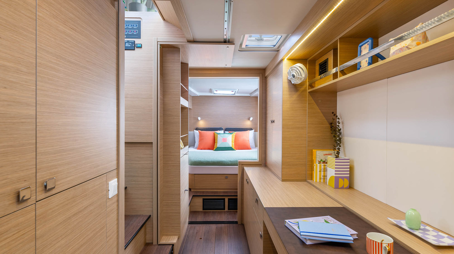 highlight-catamaran-lagoon-43-01-interior-hull