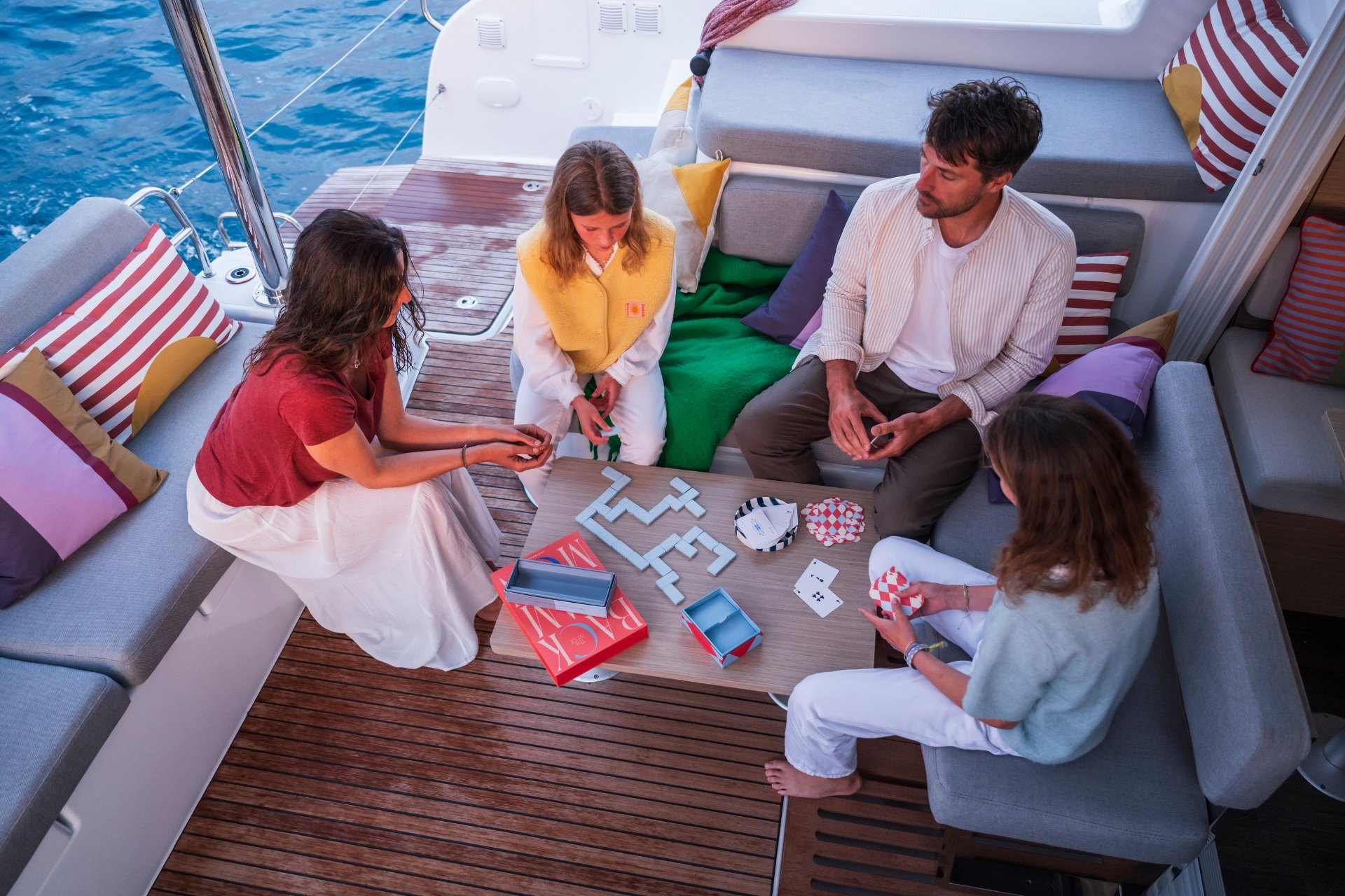 article-lagoon-catamaran-life-onboard-illu-01