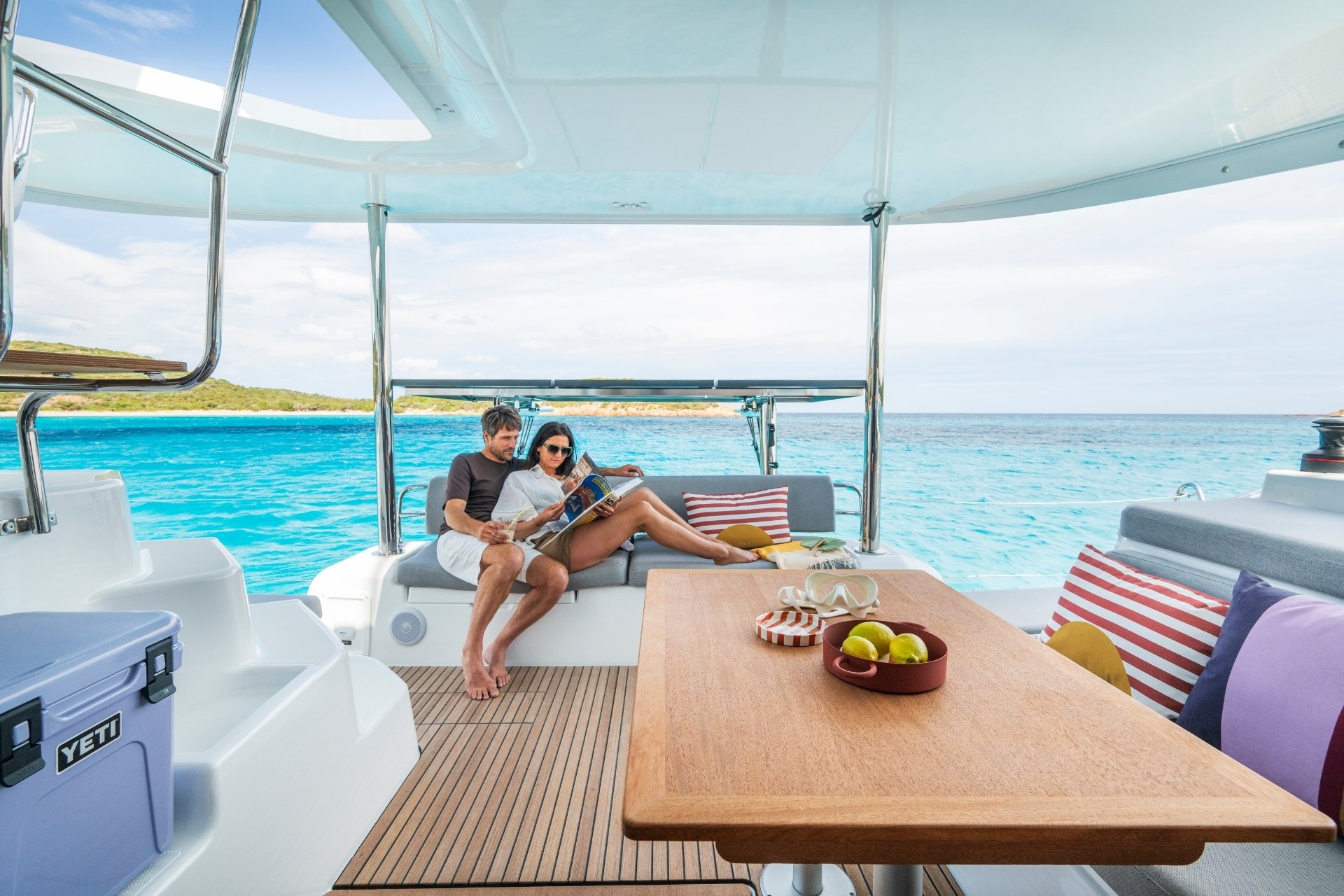 article-lagoon-catamaran-life-onboard-illu-05